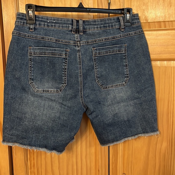 Tribal Aubrey mid-rise denim shorts - Picture 3 of 3